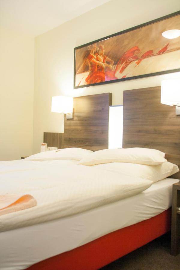 Hotel Zum Adler Bonn Pokoj fotografie